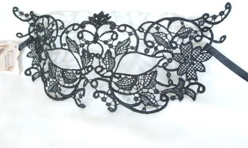Black Macrame Venetian Masquerade Mask | Made in Veneto