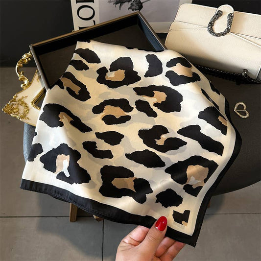 Women’s Casual Streetwear Leopard Scarf | Made in Italy