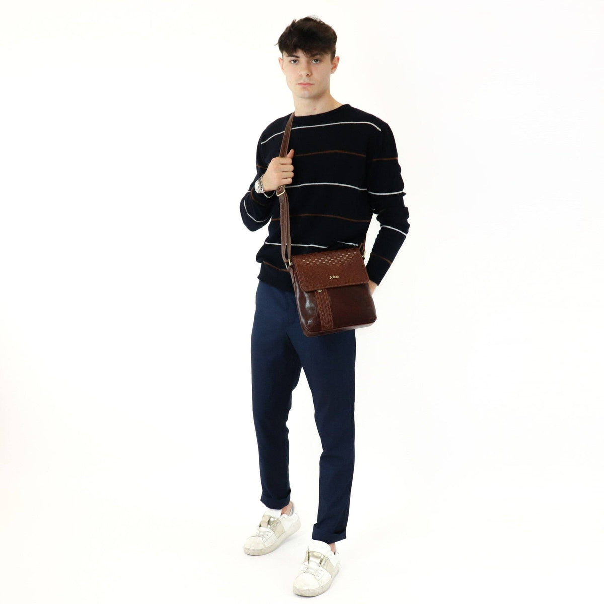 Hand buffered leather shoulder bag | Made in Italy