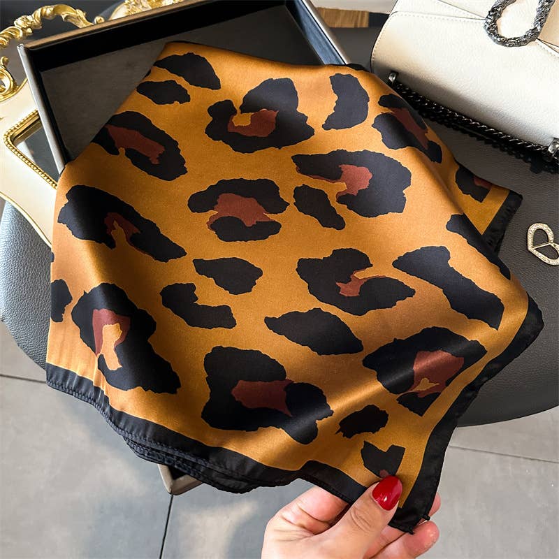 Women’s Casual Streetwear Leopard Scarf | Made in Italy